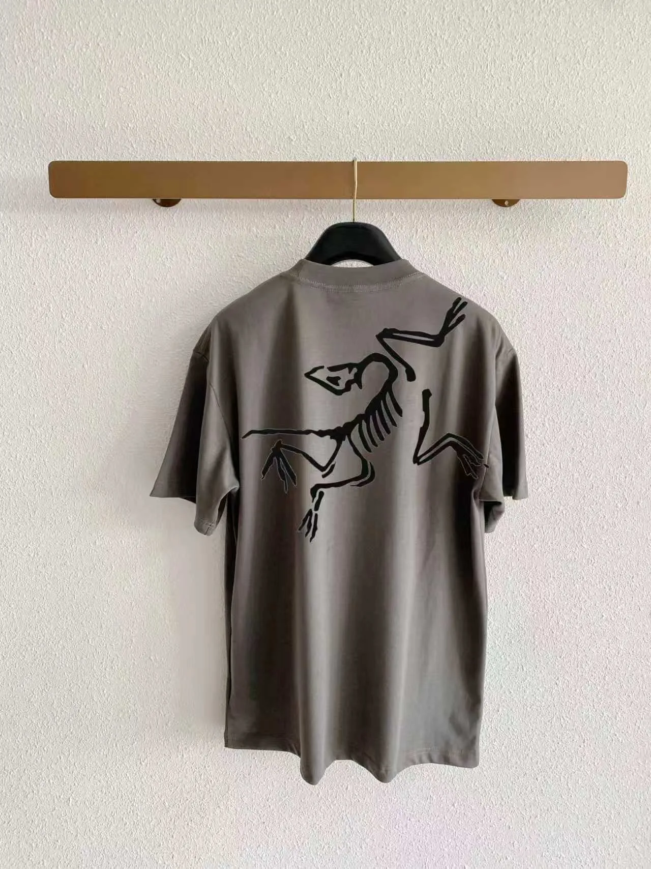 Arc’ter/ logo + New Arrival ， ， ， ， T Same Style。 :Black White Blue Gray Size:S（90-130 ） M（125-140 ） L（135-160 ） XL（160-180 ） XXL（180 ）